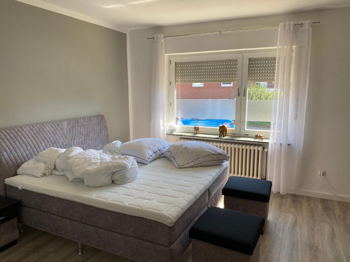 Appartement - Ferienwohnung - zentral in Bad Oeynhausen mit Kamin, WLAN, Netflix, Parkplatz Exterior foto